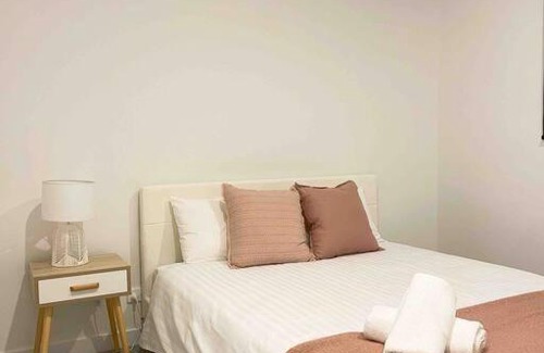 Clayton South Apartment | Monash Clayton South 2Bed+Backyard+Free Parking