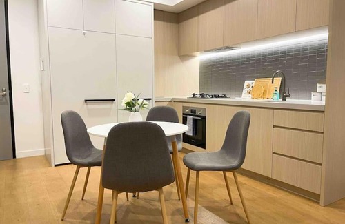 Clayton South Apartment | Monash Clayton South 2Bed+Backyard+Free Parking
