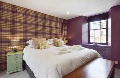 Falkland House | Moncrieff House