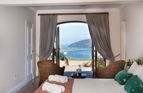 Paradise Hotel | Moncrieff Manor