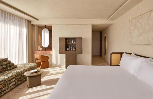 Burleigh Heads Hotel | Mondrian Gold Coast