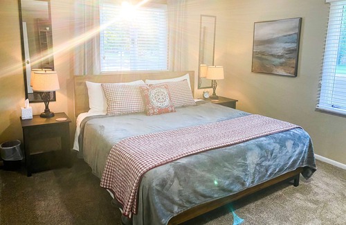 Monett House | Monett Masterpiece: A Grand Stay in a Small Town