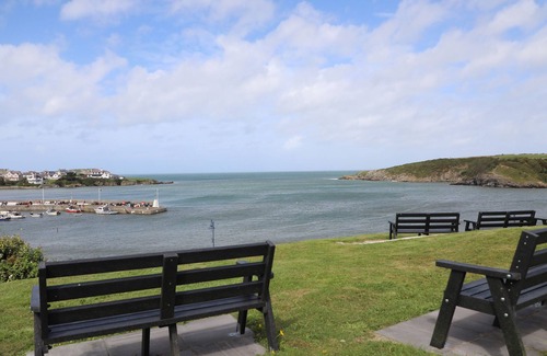 Cemaes Bay House | Monfa