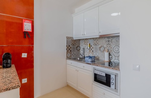 Oura Apartment | Monicca Collection Suites and Residences