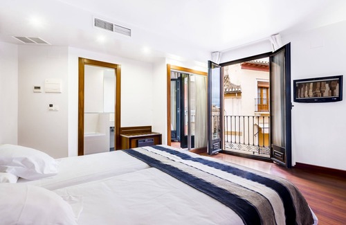 Central District Hotel | Monjas Del Carmen Hotel