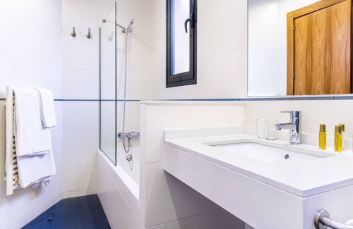 Central District Hotel | Monjas Del Carmen Hotel
