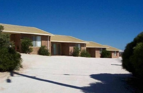 Denham Apartment | Monkey Mia Sharkbay . World Hertiage Area. nDenham Unit sleeps 6 people