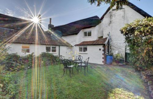 North Buckland House | Monks Cottage