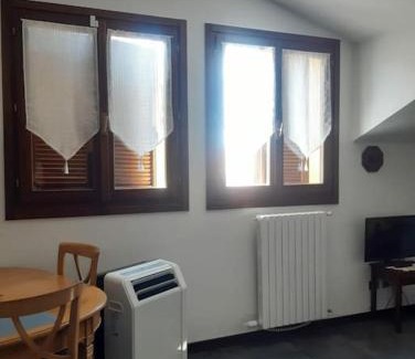 Precotto Apartment | Monolocale piano alto luminoso pochi minuti metro rossa Milano