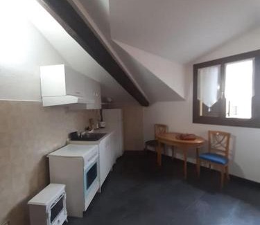Precotto Apartment | Monolocale piano alto luminoso pochi minuti metro rossa Milano