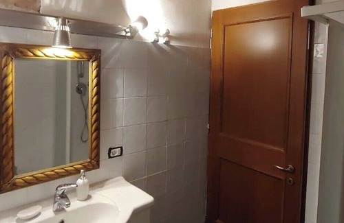 Florence Apartment | Monolocale ristrutturato in un ex borgo medievale a Firenze.