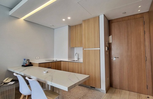 Sodeco Hotel | Monot Suites