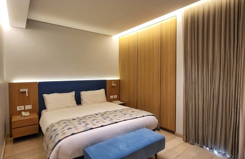 Sodeco Hotel | Monot Suites