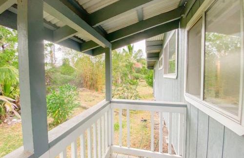 Keaau Apartment | Monstera Bungalow, Spacious, King Bed, Big Kitchen