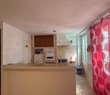 Sainte-Maxime City Centre Apartment | Montée de lépagneul