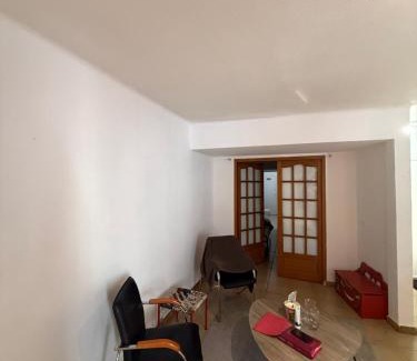 Sainte-Maxime City Centre Apartment | Montée de lépagneul