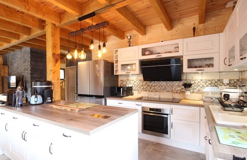 Mont-Dore Ski Chalet | Mont-Dore: Splendid 5-Bedroom Chalet with Terrace, Double Garage, and WiFi