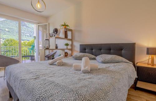 Annecy-le-Vieux Apartment | Mont-Lac - Free parking - By a park - Mountain view - near lake