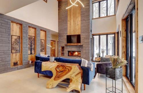 Potton Ski Chalet | Mont Owl's Head - Sauna - Spa - Inground Pool