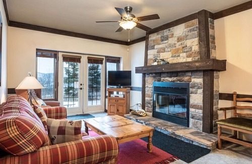 Mont-Tremblant Condo | Mont-Tremblant - Algonquin | 122-07