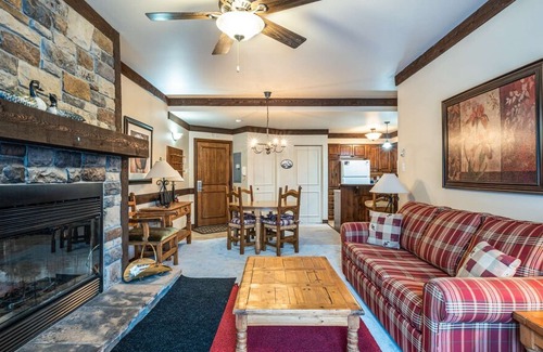 Mont-Tremblant Condo | Mont-Tremblant - Algonquin | 122-07
