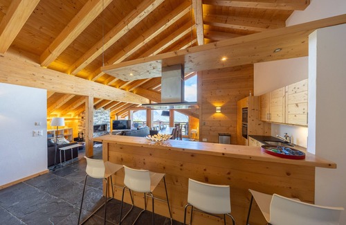 Saint-Pierre-de-Clages Apartment | Montagnard 12 - Spa Access