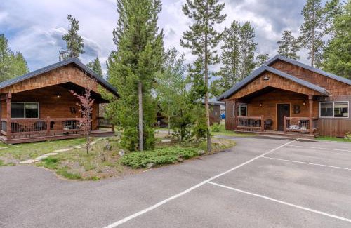 West Yellowstone House | Montana Cabin