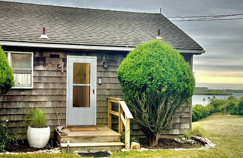 Montauk Cottage | Montauk Tranquil Cottage on Fort Pond