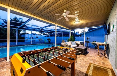 Whitney Beach House | Montauks Point! Private pool home 10 min drive to Anna Maria beaches!