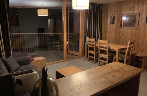 Montchavin Apartment | Montchavin Stunning Modern Ski Flat 47M/2 Breathtaking views Sleeps 6 people.