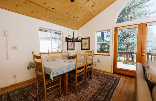 Lake Forest House | Monte Mar on North Shore - 4 BR in Quiet Neighborhood, Wood Fireplace, Near Palisades Resort
