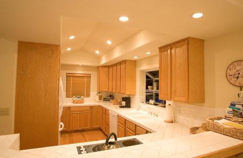 Lake Forest House | Monte Mar on North Shore - 4 BR in Quiet Neighborhood, Wood Fireplace, Near Palisades Resort