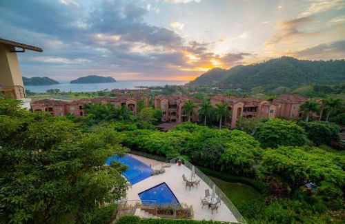 Jaco Apartment | Montecielo 4A 3 bdrs ocean view in Los Suenos