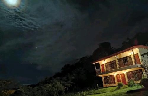 Monteverde House | Monteluna Studios Monteverde