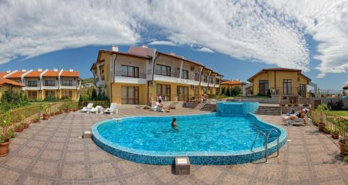 Sunny Beach Villa | Montemar Villas