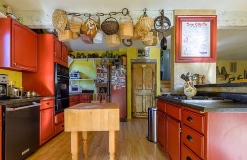 Watsonville House | Monterey Bay Tuscan-Style Country Home with Hot Tub