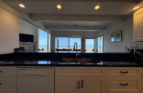 Castroville House | Monterey Dunes Beachfront, Sand, Surf - Book now without waiting - Instant Confirmation
