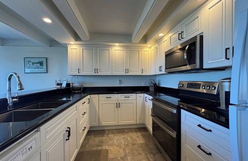 Castroville House | Monterey Dunes Beachfront, Sand, Surf - Book now without waiting - Instant Confirmation