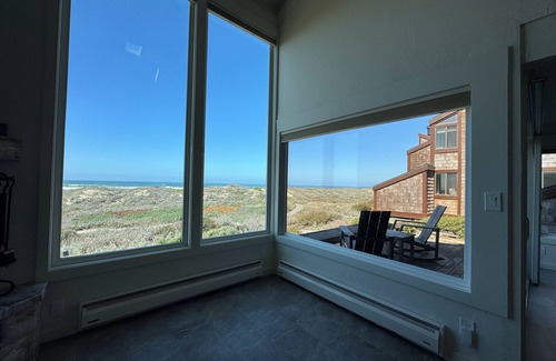 Castroville House | Monterey Dunes Beachfront, Sand, Surf - Book now without waiting - Instant Confirmation
