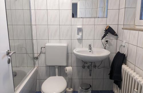 Langenfeld Apartment | Monteurwohnung Ferienwohnung Business Appartement EG Langenfeld