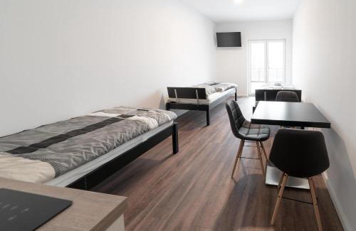 Weissensee House | Monteurzimmer Berlin Pankow mit Dachterrasse - Nur 10 min. von der A10 - 3 Zimmer/7 Betten