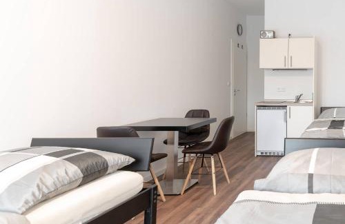 Weissensee House | Monteurzimmer Berlin Pankow mit Dachterrasse - Nur 10 min. von der A10 - 3 Zimmer/7 Betten