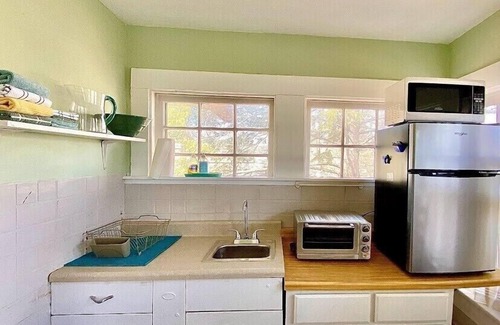 Historic Montford House | Montford Charmer Walk to Downtown Asheville