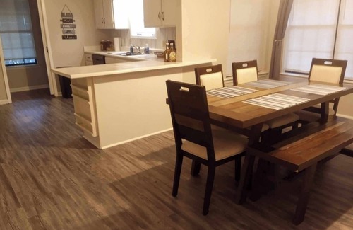 Gunter Afs House | Montgomery Hidden Haven W/Pool Wi-Fi Roku TVs Great Neighborhood