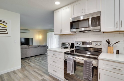 West Salem House | Month stay or more? Pet friendly duplex close to downtown.