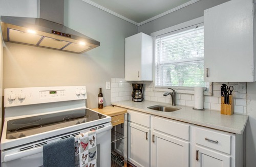 Woodbine House | Month to Month Furnished Cottage in Woodbine