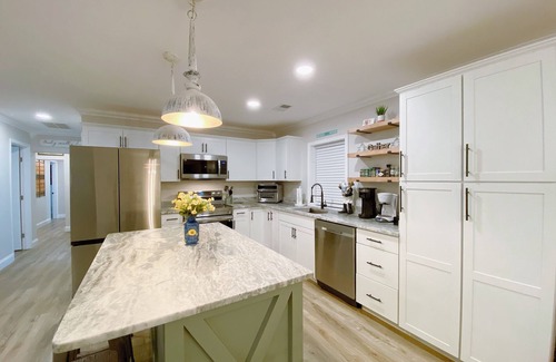 Hartwell House | monthly 40% discount, hartwell lake side home & pet