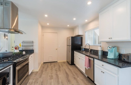 Park Hill House | Monthly Cottage on Park Hill in Cambria! So Charming in a Fabulous Location!