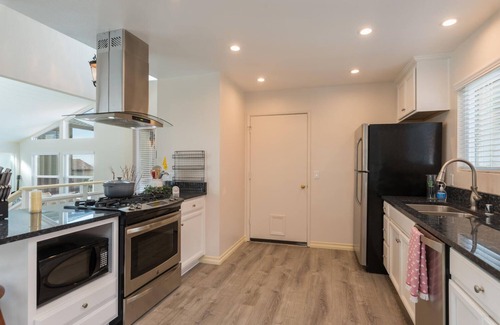 Park Hill House | Monthly Cottage on Park Hill in Cambria! So Charming in a Fabulous Location!