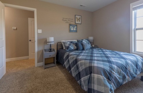 Kingston House | Monthly Pet Friendly 4 Bedroom Family Home